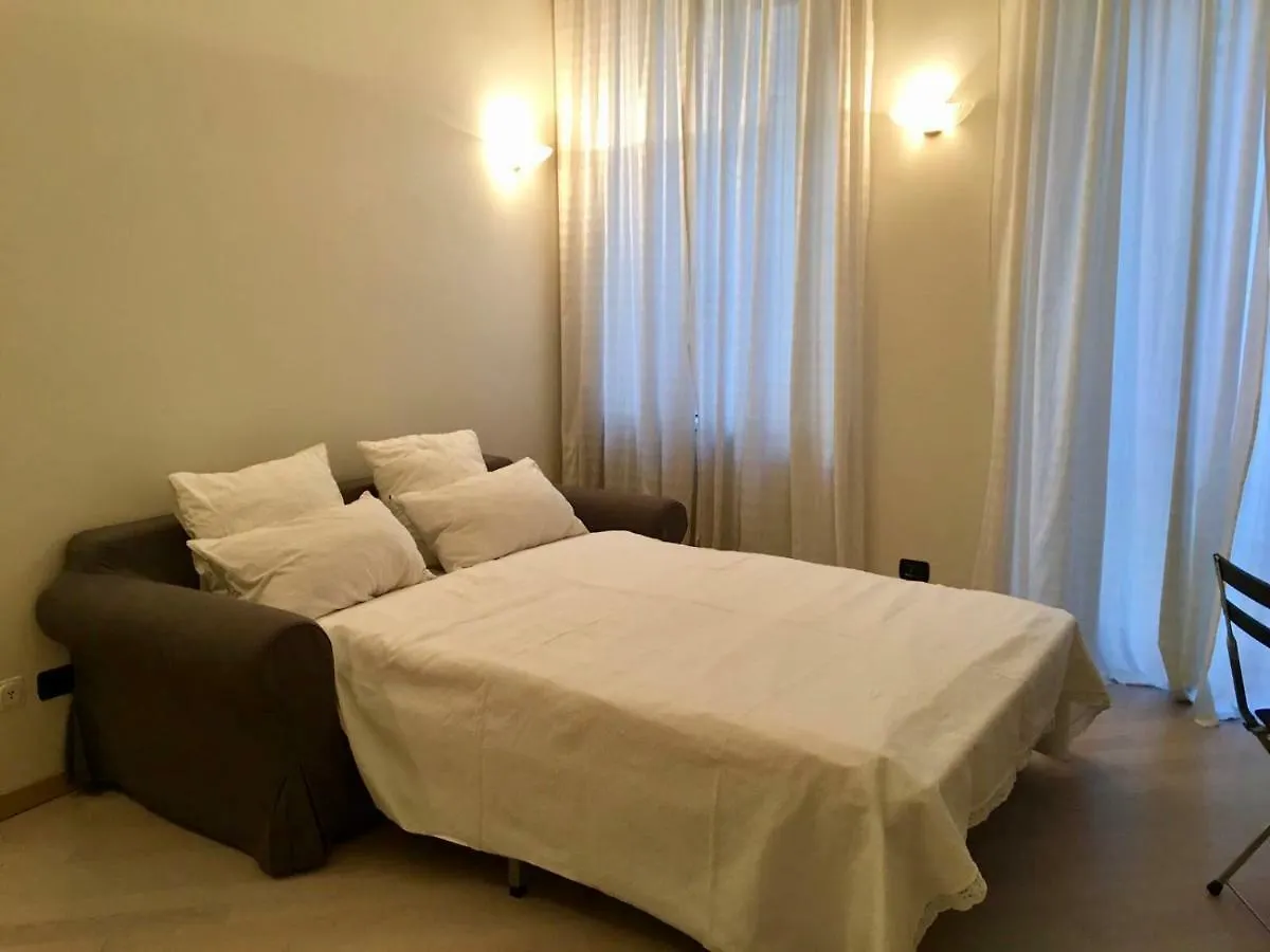 Downtown Apartment Милан Италия